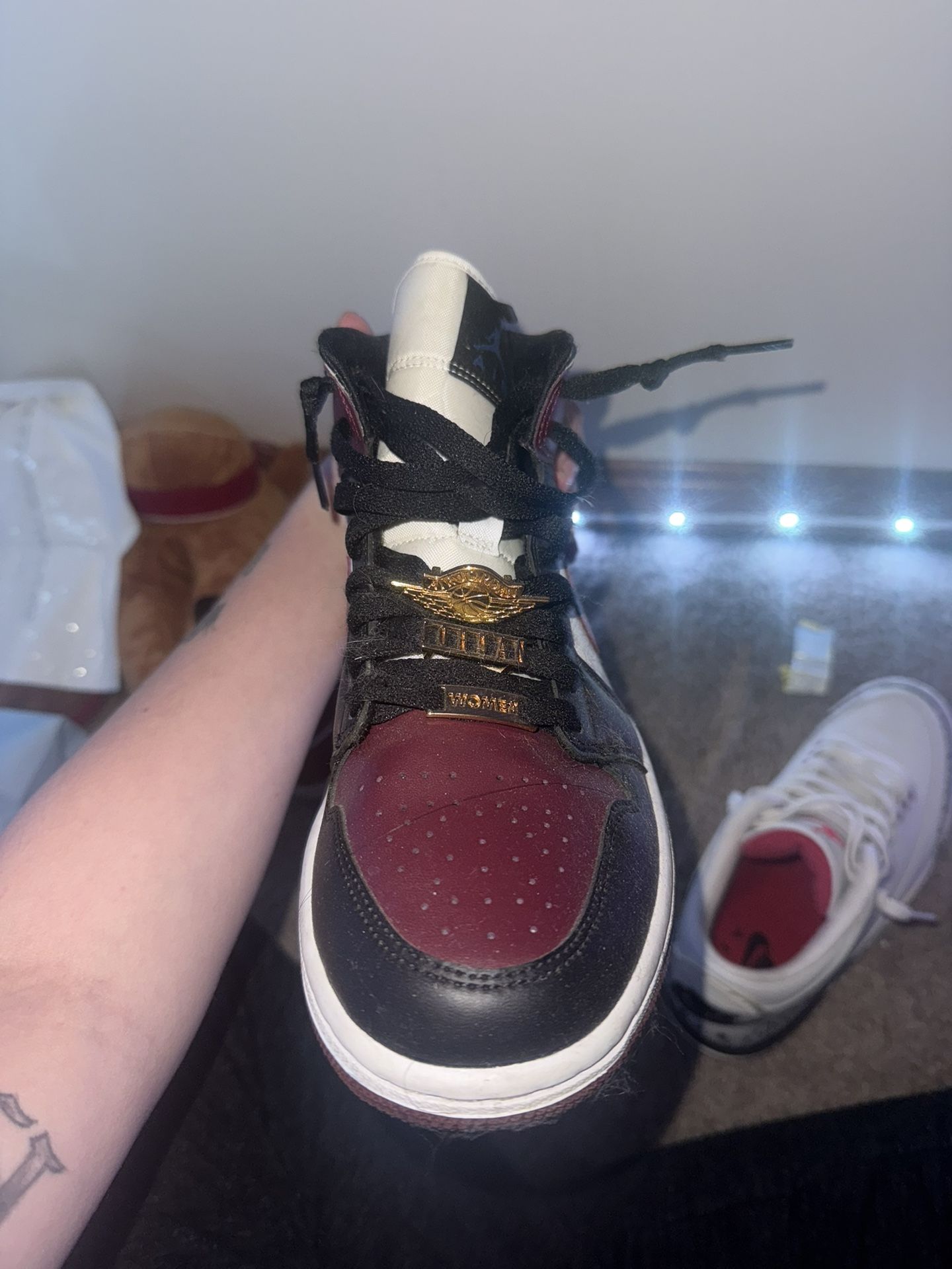 jordan 1 women’s mids