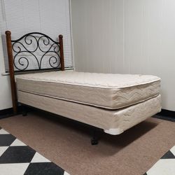 Twin size set - can DELIVER almost anywhere for $20 extra - gently used and in very good condition 😍