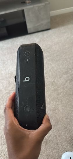 Black Beats Pill+ Bluetooth Speaker