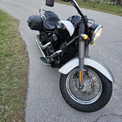 Kawasaki Vulcan https://offerup.com/redirect/?o=OTAwLmNj