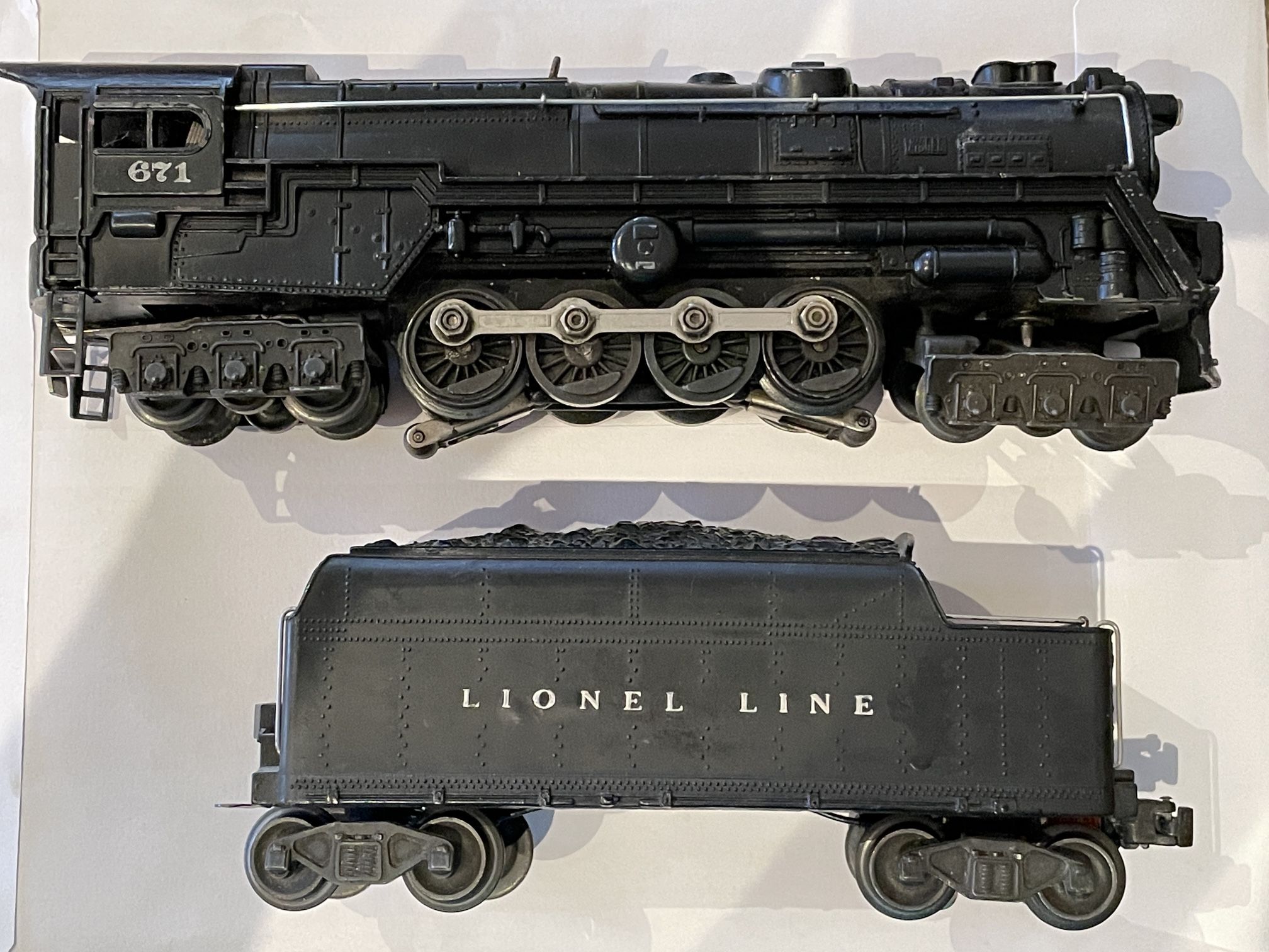 1946 Lionel Electric Train with 7 Cars and Transformer