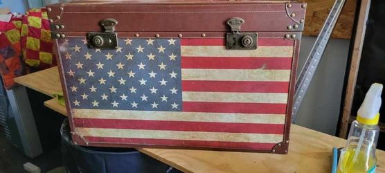 Vintage American flag chest