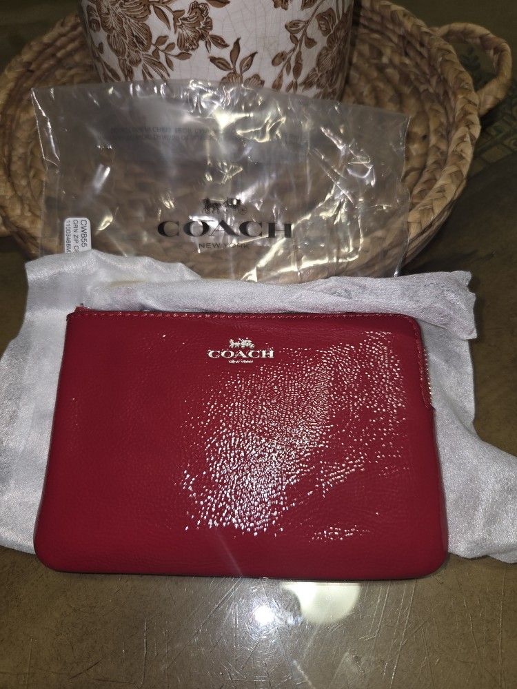Coach Wristlet In Patent Leather In Silver/Red
