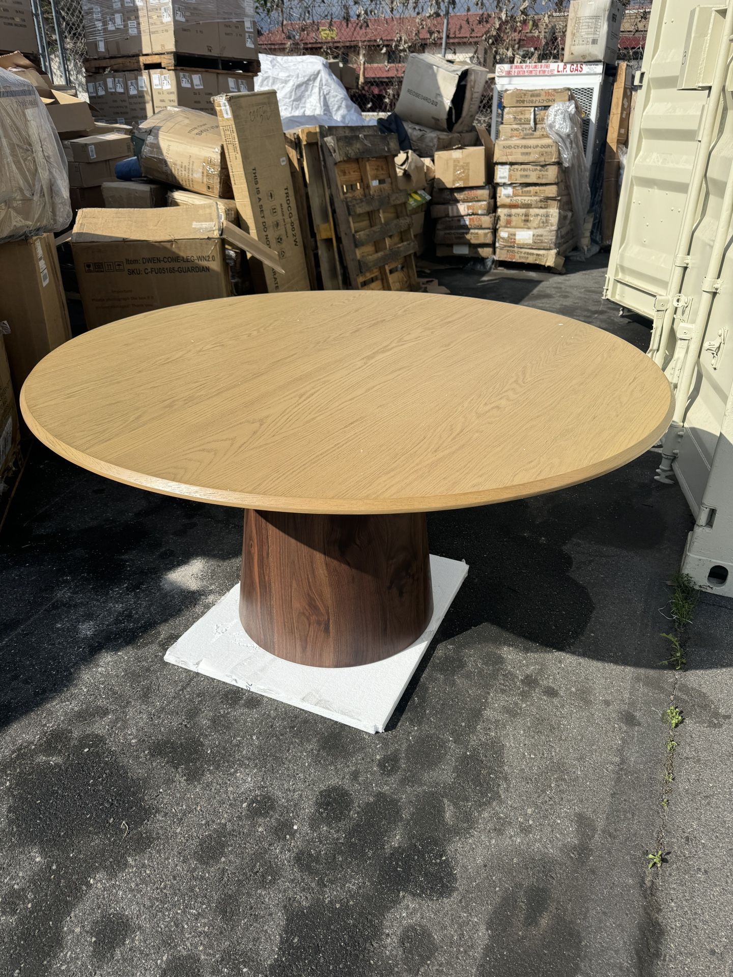 60 Inch Round Dining Table, Farmhouse Fluted Dining Kitchen Table