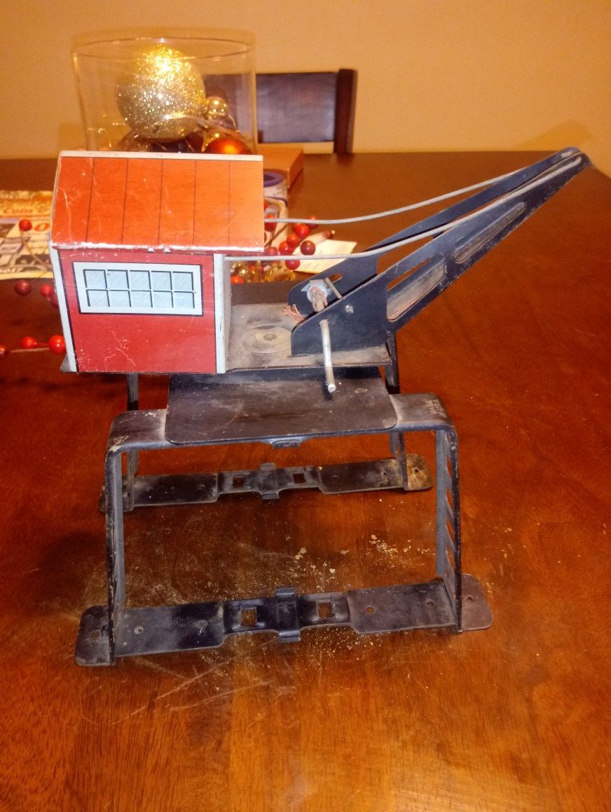 Marx tin train crane