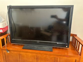 VIZIO 42” LCD HDTV