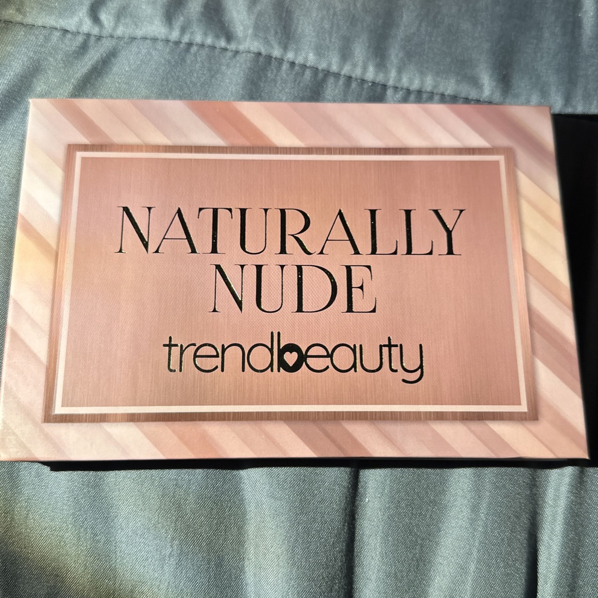 Naturally Nude Trend beauty