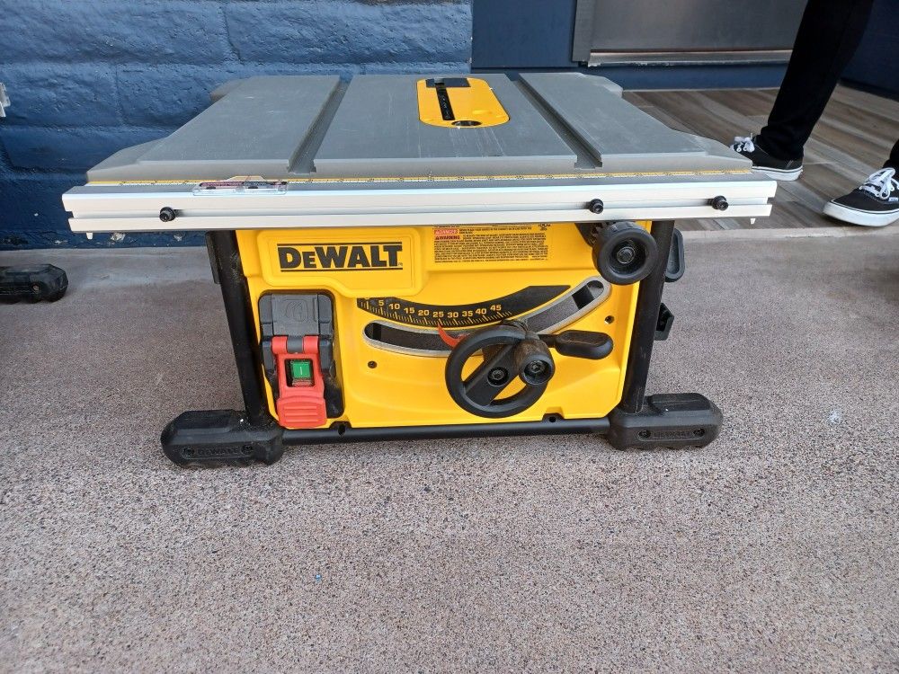 TABLE SAW NO FENCE