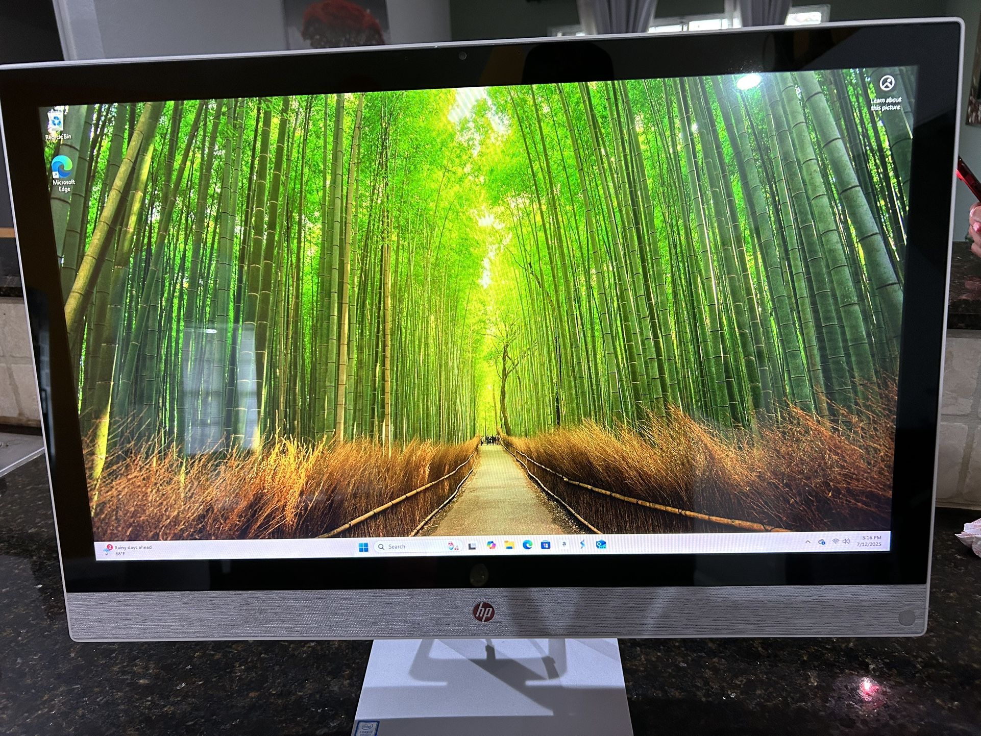 HP Pavilion All In One 27