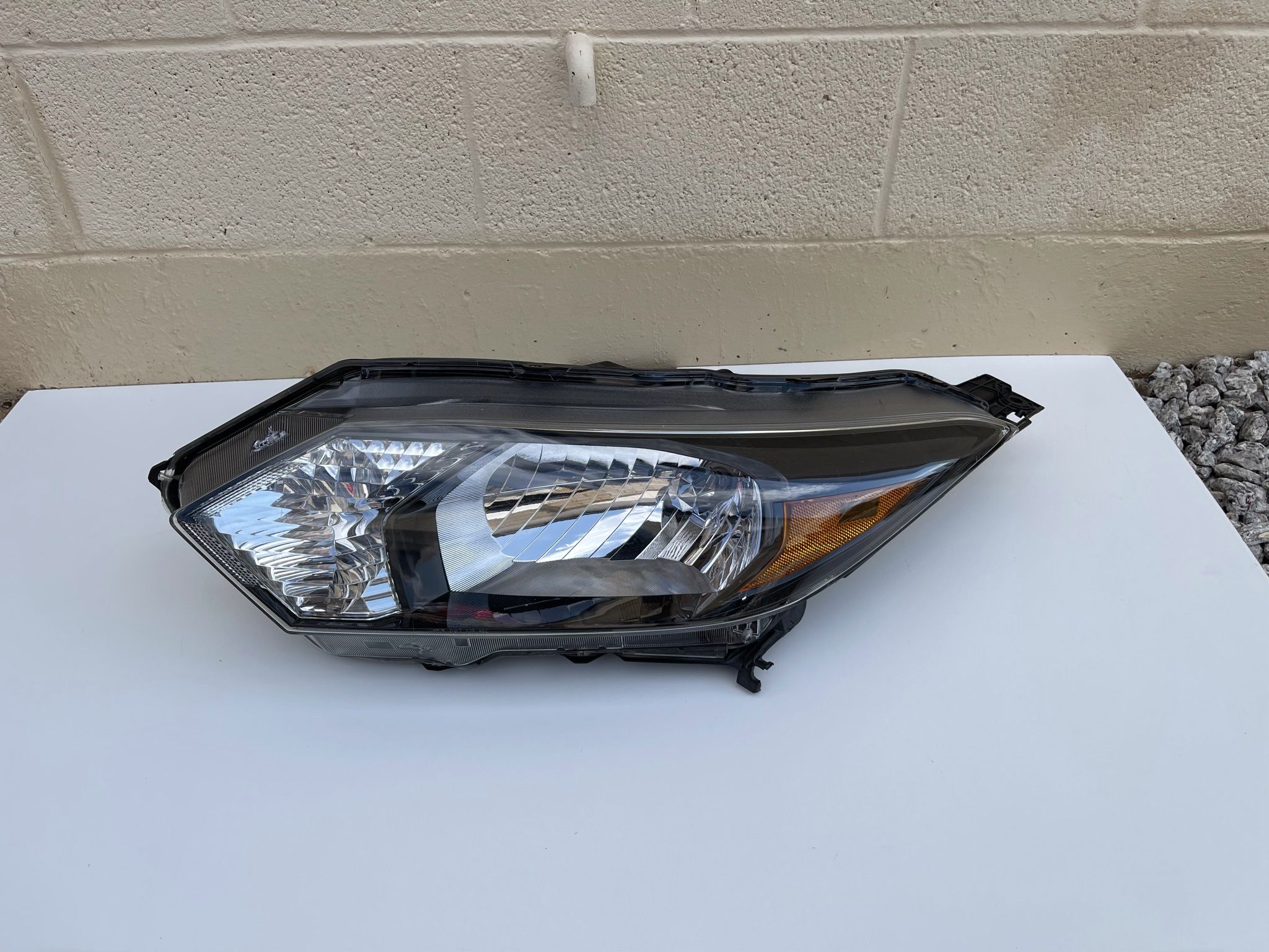 Honda HR-V Headlight 2016-2018, driver side Honda HRV Headlamp, original oem part , Original 