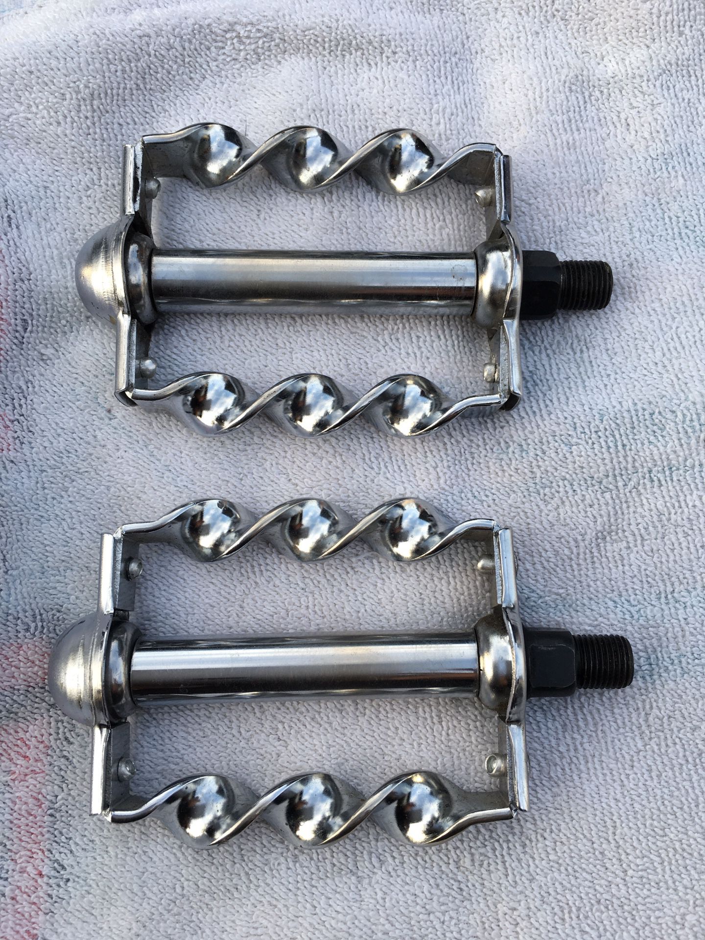 Lowrider Twisted Chrome Pedals