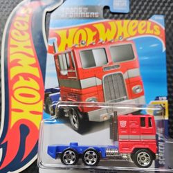 Hot Wheels Mainline Optimus Prime Transformers 