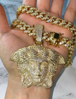 Chain With Medusa Pendant 14k Gold Plated Doesn't Loses Color