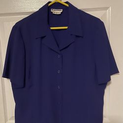Ladies Button Up Top Size 18 