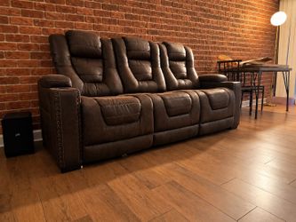 3-Seat Power Reclining Sofa with Cup Holders – Excellent Condition