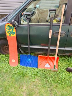 Winter Snow Shovels