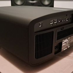 JVC DLA-NP5 ( RS1100) 4K 120p, HDR, UHD, Projector. Absolute Pristine Condition. 