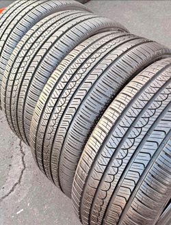 285/45/22 pirelli vendo un set de llantas usadas excelente condiciones de vida las 4 ✅🤩I am selling a set of used tires, all 4 in excellent living co