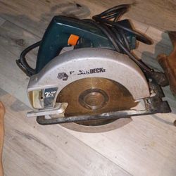 Black& deck Circular Saw