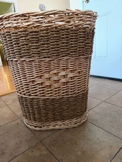 X Large Wicker and Seagrass Laundry Basket