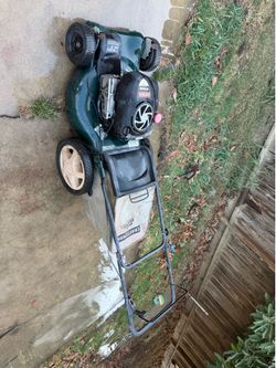 Self propelled lawnmower
