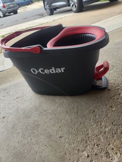 Cleaning bucket