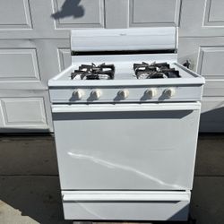 White Magic Chef Gas Stove In Good Condition 