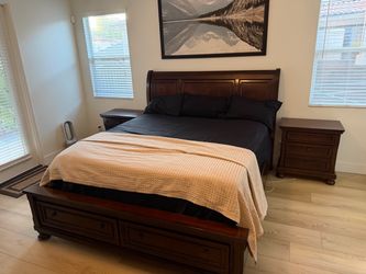 Ashley’s Bedroom Set Cal King