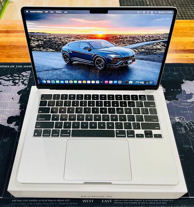 Apple MacBook Air 2024 13” M3 16GB 512GB 100% Battery Health