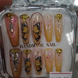 Press on Nail At Art Gallery 