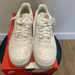 Preowned women’s Nike court vision lo size 9