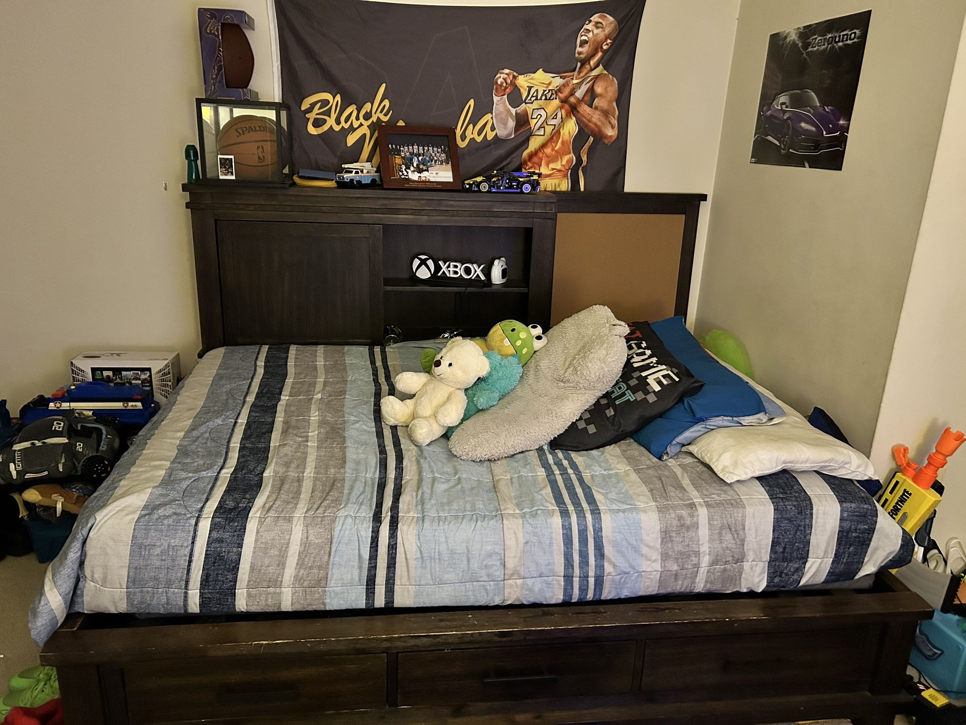 Used Full Size Bed With 3 Drawers