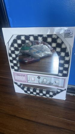 Wall mirror