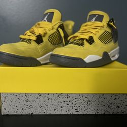 Jordan 4 Lightning