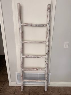 Rustic Blanket Ladder