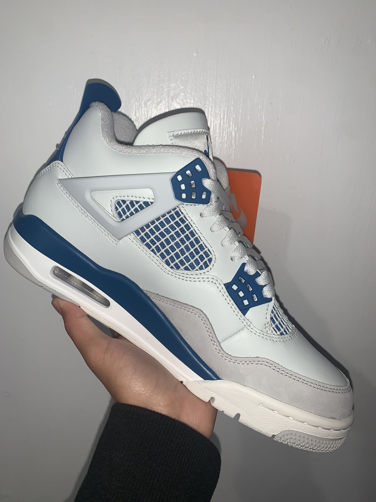 Jordan 4 