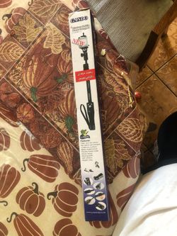 Wireless selfie stick