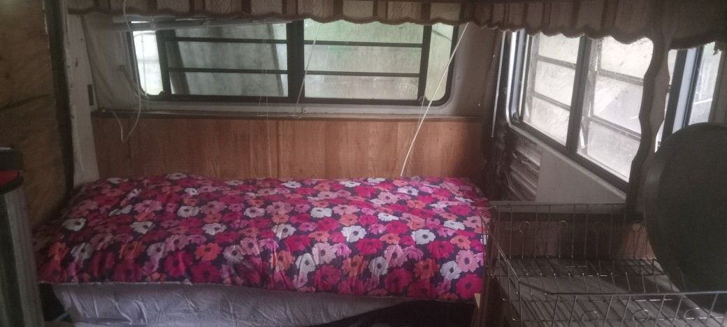 2005 Ford Shara