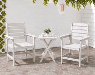 3 pieces - White HDPS HDPS chair and table