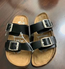 Girls sandals buckle