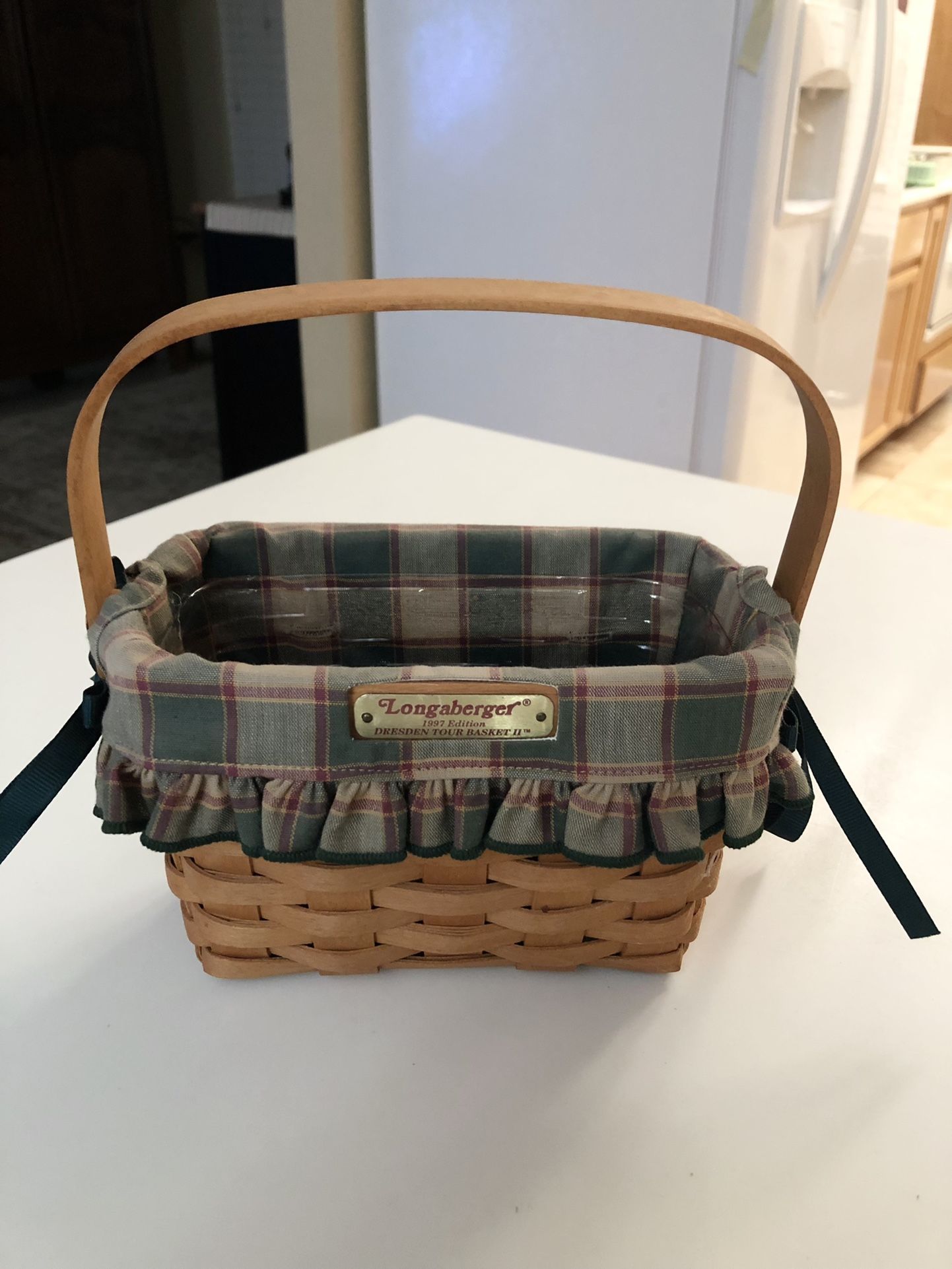 Longaberger 1997 Dresden Tour Basket II” W/ Fabric & Plastic Liner Small