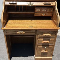 Amish Vintage Student Roll Top Desk with lock&key,oak veneer L36”*D23”*H46”(address in description) 👇delivery 🚚 available within 15 miles with extra