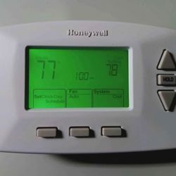 A/C Thermostat: Honeywell 
