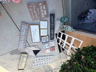 Random farmhouse decor. $5 each piece.