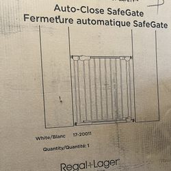 Regal + Lager Auto-Close SafeGate