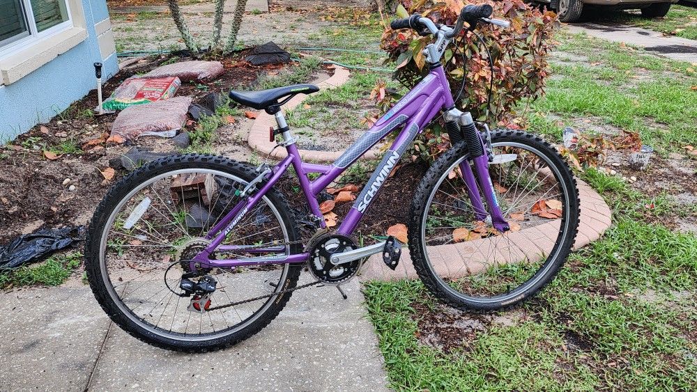 schwinn women's sx2000 bicycle purple Schwinn SX 2000 Mountain Bike for Sale in Riverview, FL