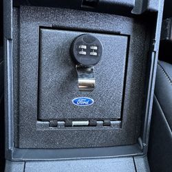 2023-2024 Ford Bronco console safe