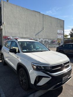 2022 Volkswagen Taos S - Clean Title