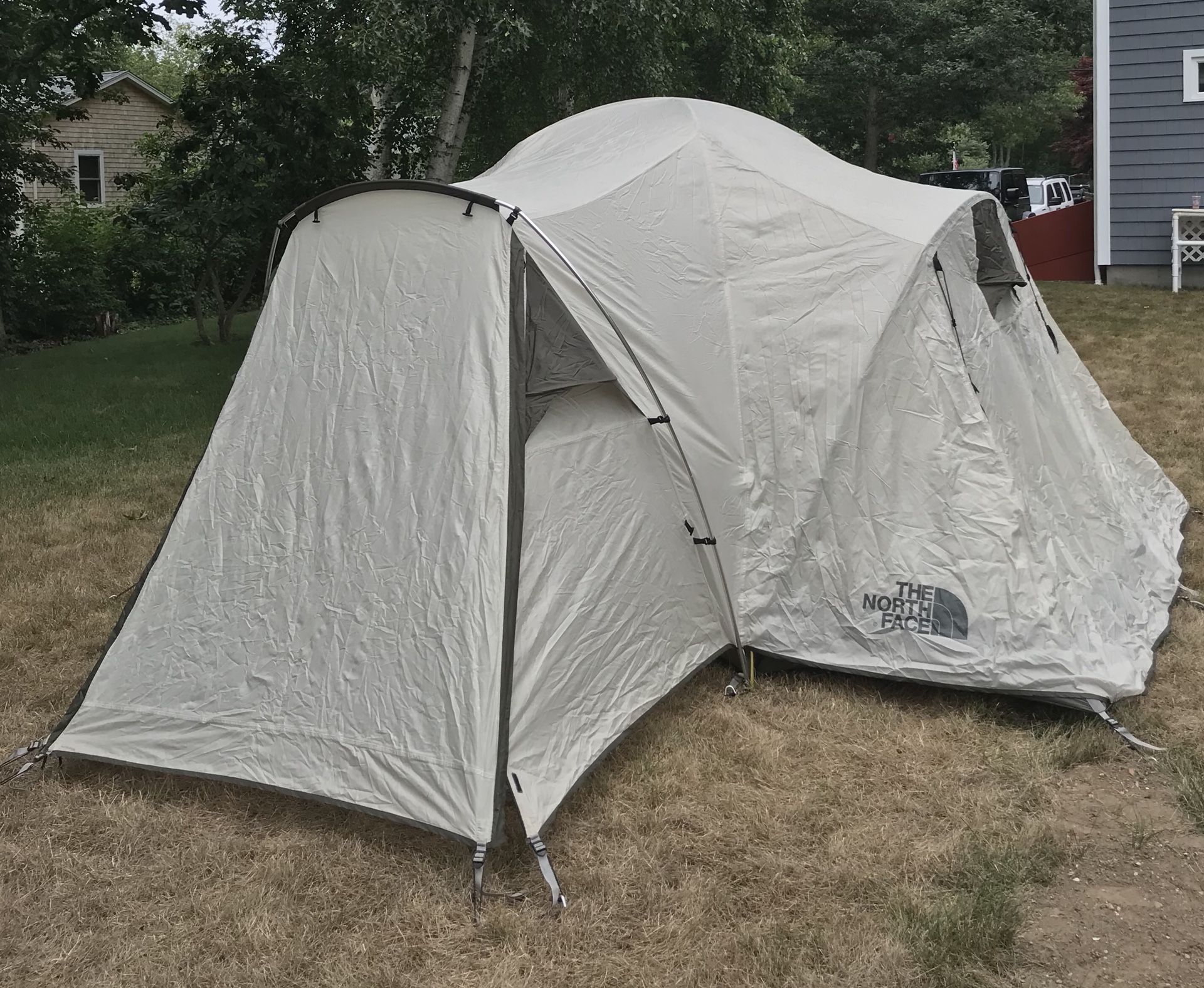 North Face Trailhead 6 Man Tent 12 x 8 with Fly Vestibule