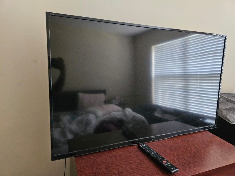 Sharp 50Inch Led smart tv for sale !